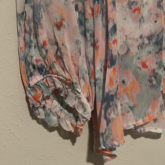 Multi-Color Floral Blouse - Picture 3 of 6